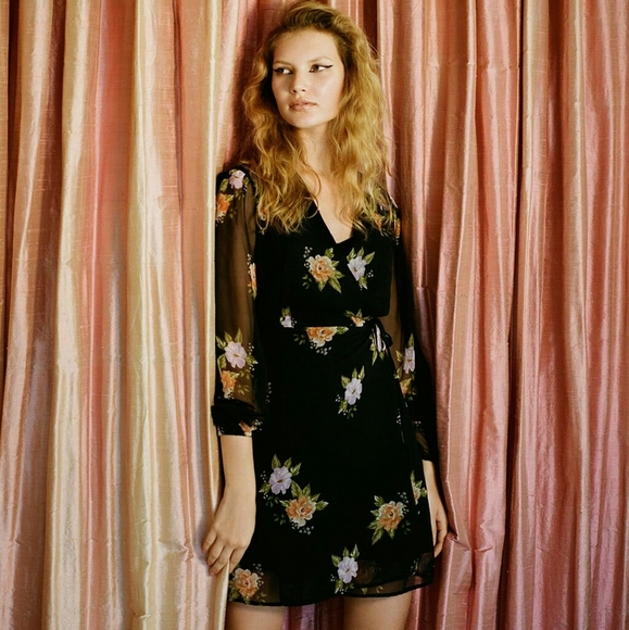 urban outfitters bleecker sheer sleeve wrap dress - Picture 3 of 3